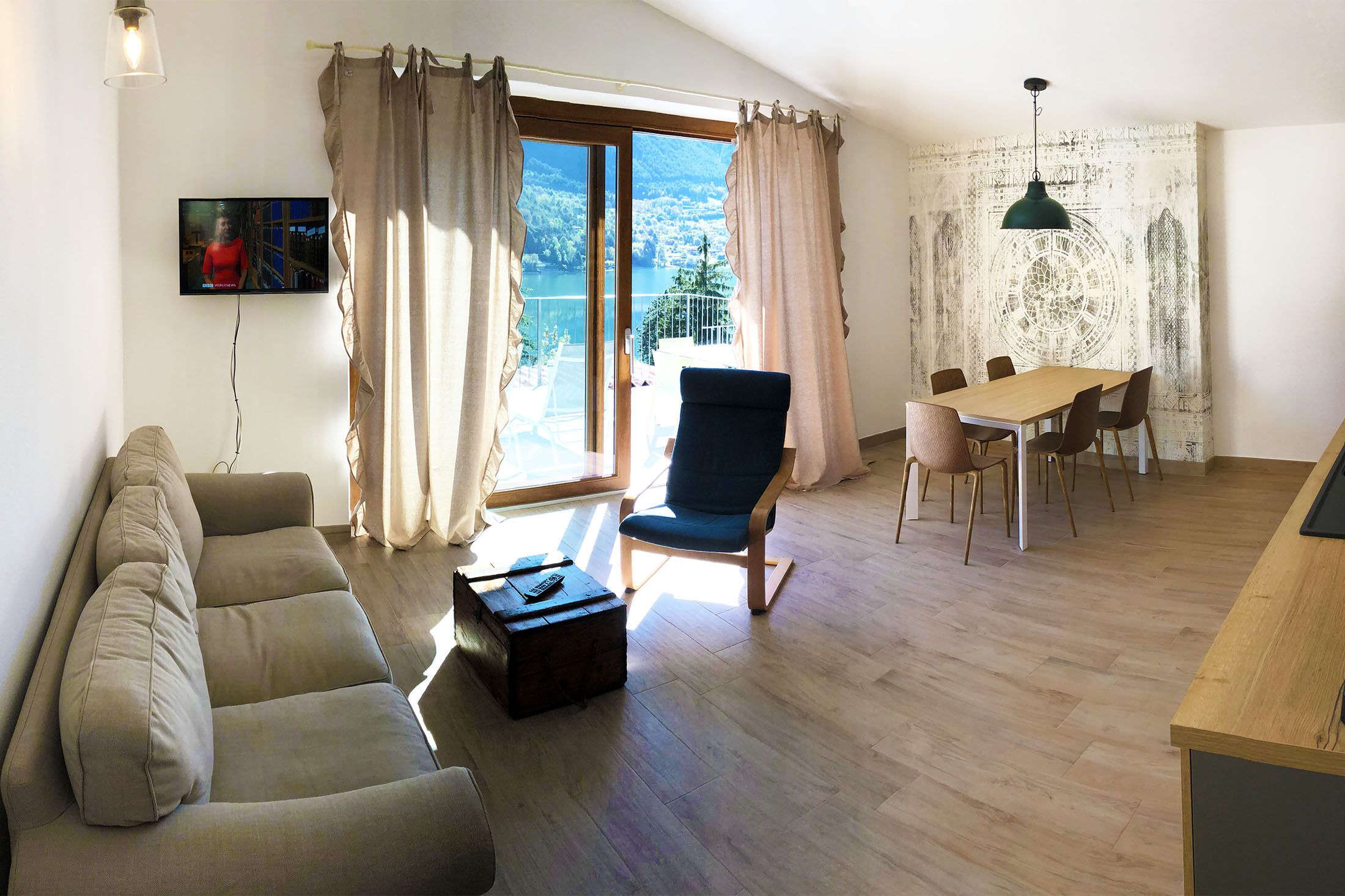 Smart-TV, Tischtennisplatte