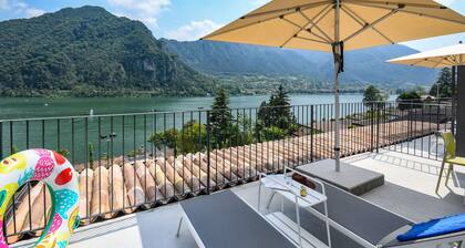 Directly on the lake with two bedrooms