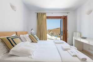 8 bedrooms, in-room safe, desk, iron/ironing board - The perfect hideaway in the Greek blue Aegean seas (Syros Cyclades)