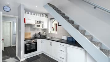 Refrigerador, microondas y horno