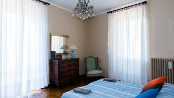 6 Schlafzimmer, Bügeleisen/Bügelbrett, kostenloses WLAN, Bettwäsche