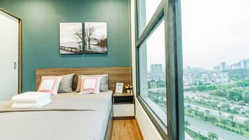 Presidential Suite, 3 Bedrooms | 2 bedrooms, individually decorated, individually furnished, desk
