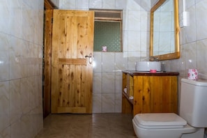 Shower, free toiletries, towels, soap