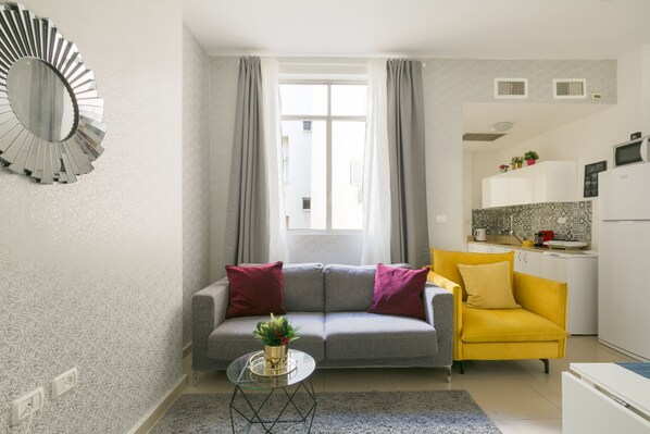 舒適公寓 | 客廳 | 平面電視