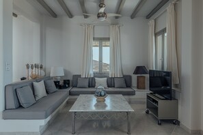 TV, DVD player, stereo - TERRA retreat in Paros, with prIvate pool, stunning sea view, near sandy beaches (PARIKIA PAROS)