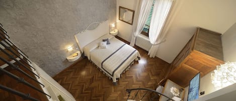 1 bedroom, in-room safe, desk, travel cot
