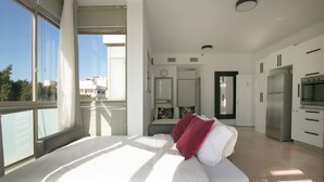 Comfort Apartment | Living area - New Apt Close to the Beach 6 Guests (Tel Aviv)