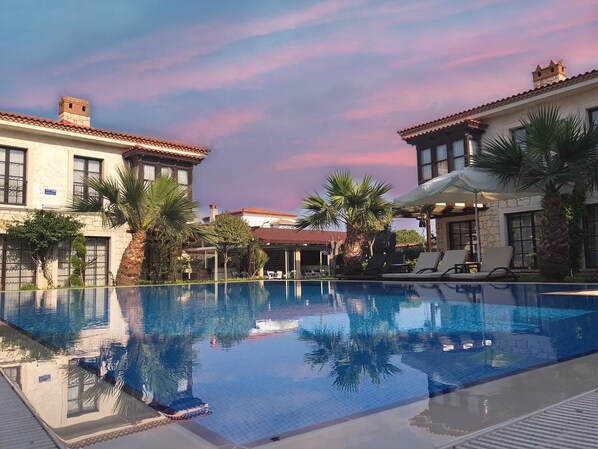 Outdoor pool - Reyhan Hanim Konaklari (Cesme)