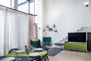 디자인 펜트하우스 | 거실 공간 | 평면 TV