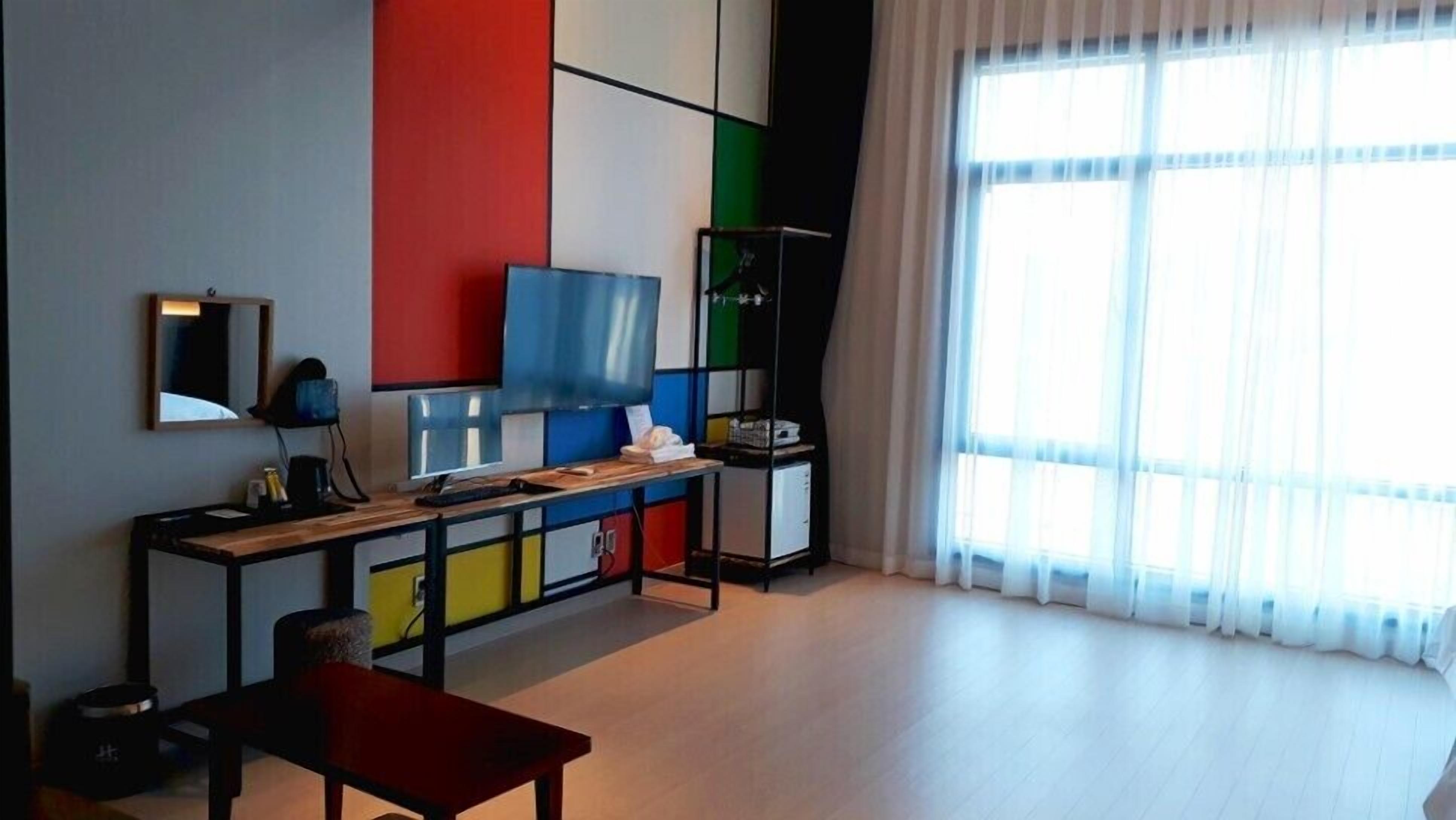 royal room, ocean view | room amenity