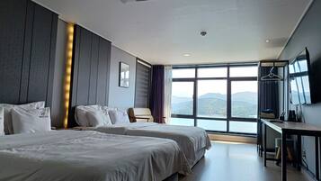 Premium Deluxe Ocean View (Two Double) | 1 dormitorio y wifi gratis