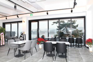 Café - Tongyeong Bridge Hotel (Tongyeong)