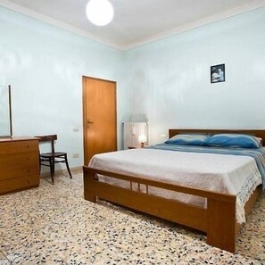 3 室のベッドルーム、アイロン / アイロン台、WiFi