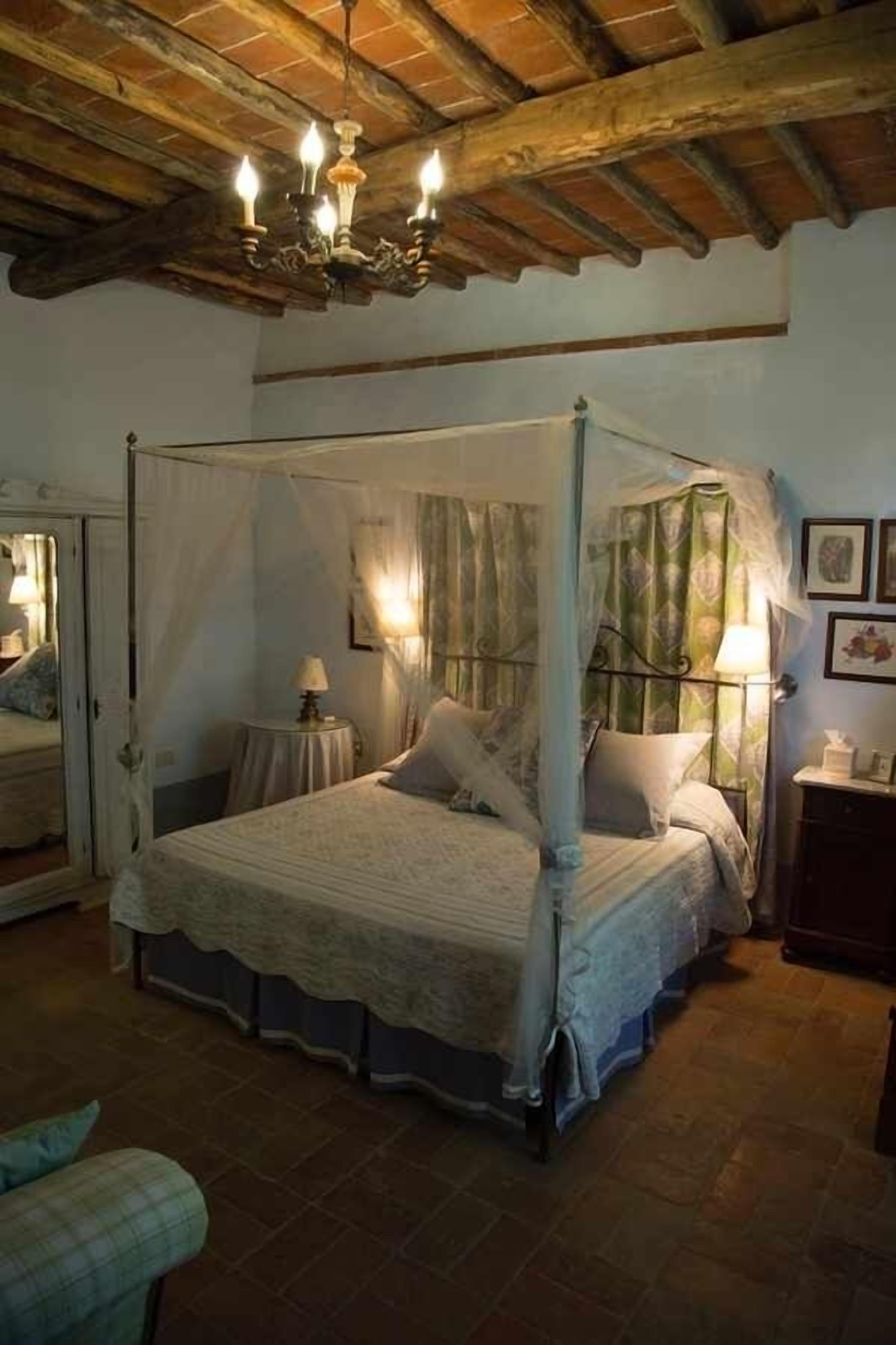 9 chambres, bureau, fer et planche à repasser, accès Internet