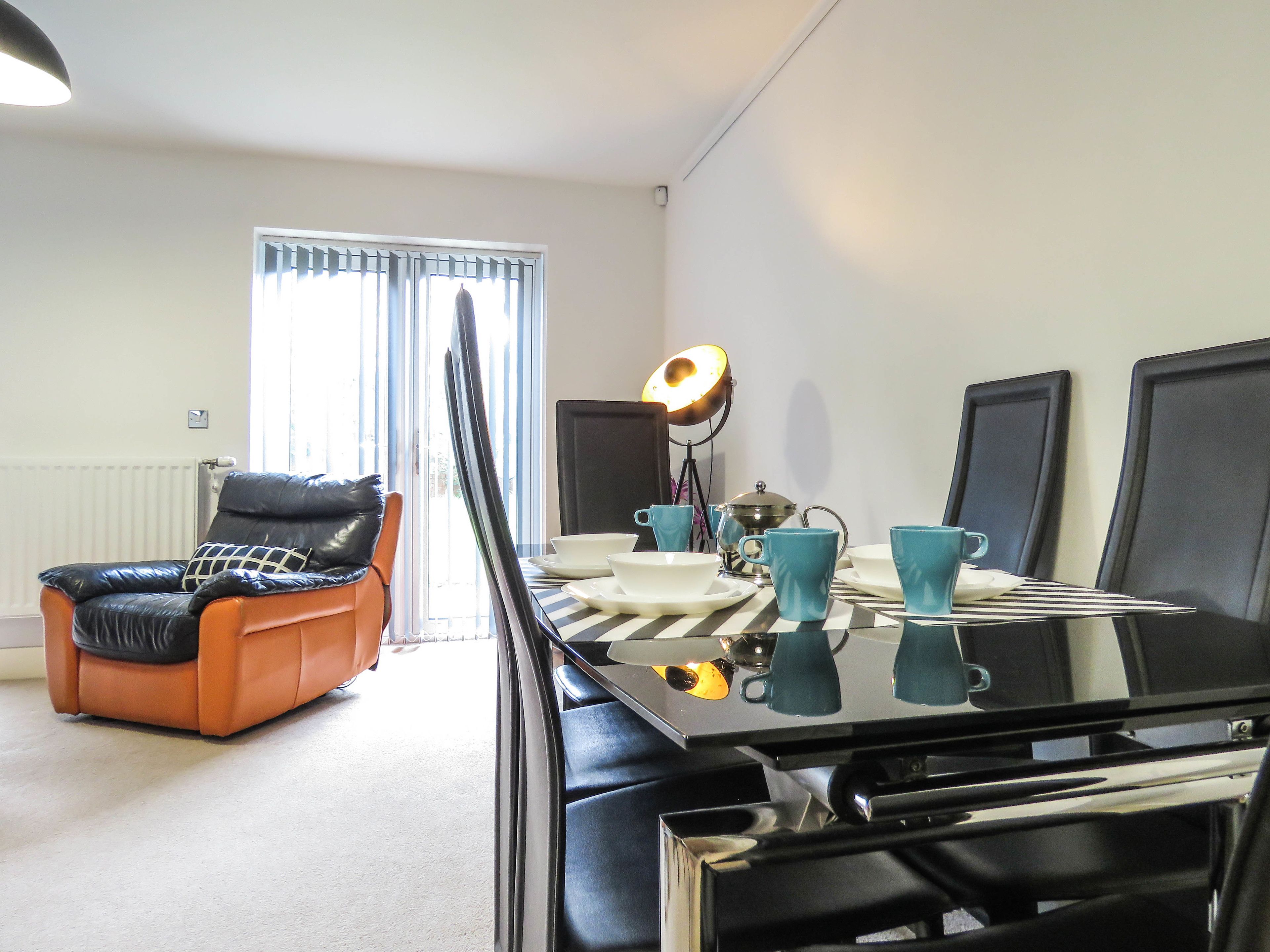 Business House | In-room dining