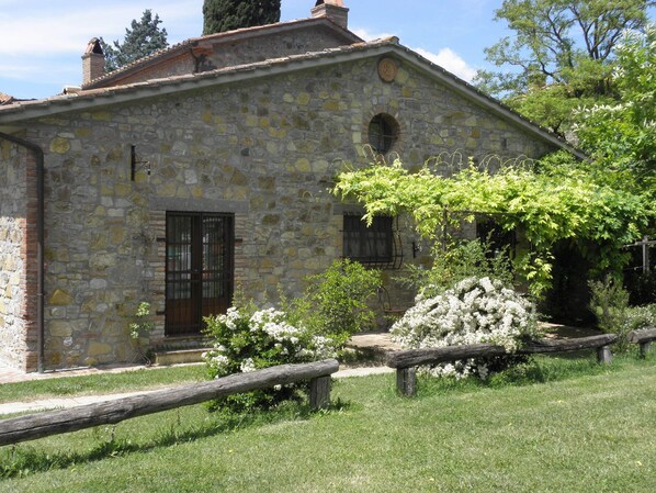 Exterior - La Loggia in Farmhouse Borgo Santa Maria (Monteleone d'Orvieto)