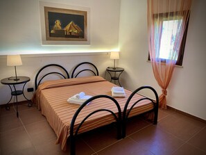 1 bedroom, in-room safe, iron/ironing board, free WiFi