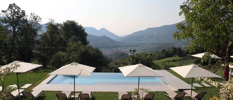 Piscine extérieure, piscine chauffée