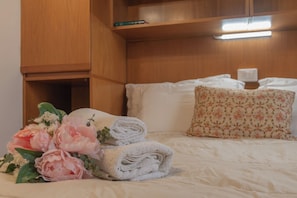 2 bedrooms, in-room safe, desk, free WiFi