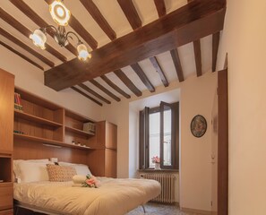 2 Schlafzimmer, Zimmersafe, Schreibtisch, kostenloses WLAN