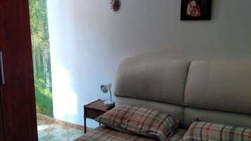 1 sovrum, strykjÀrn/strykbrÀda, wi-fi och sÀngklÀder