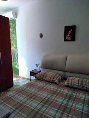 1 chambre, fer et planche à repasser, Wi-Fi, draps fournis