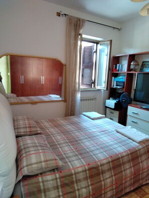 1 bedroom, iron/ironing board, WiFi, bed sheets - Casilino Apartment  (Roma)