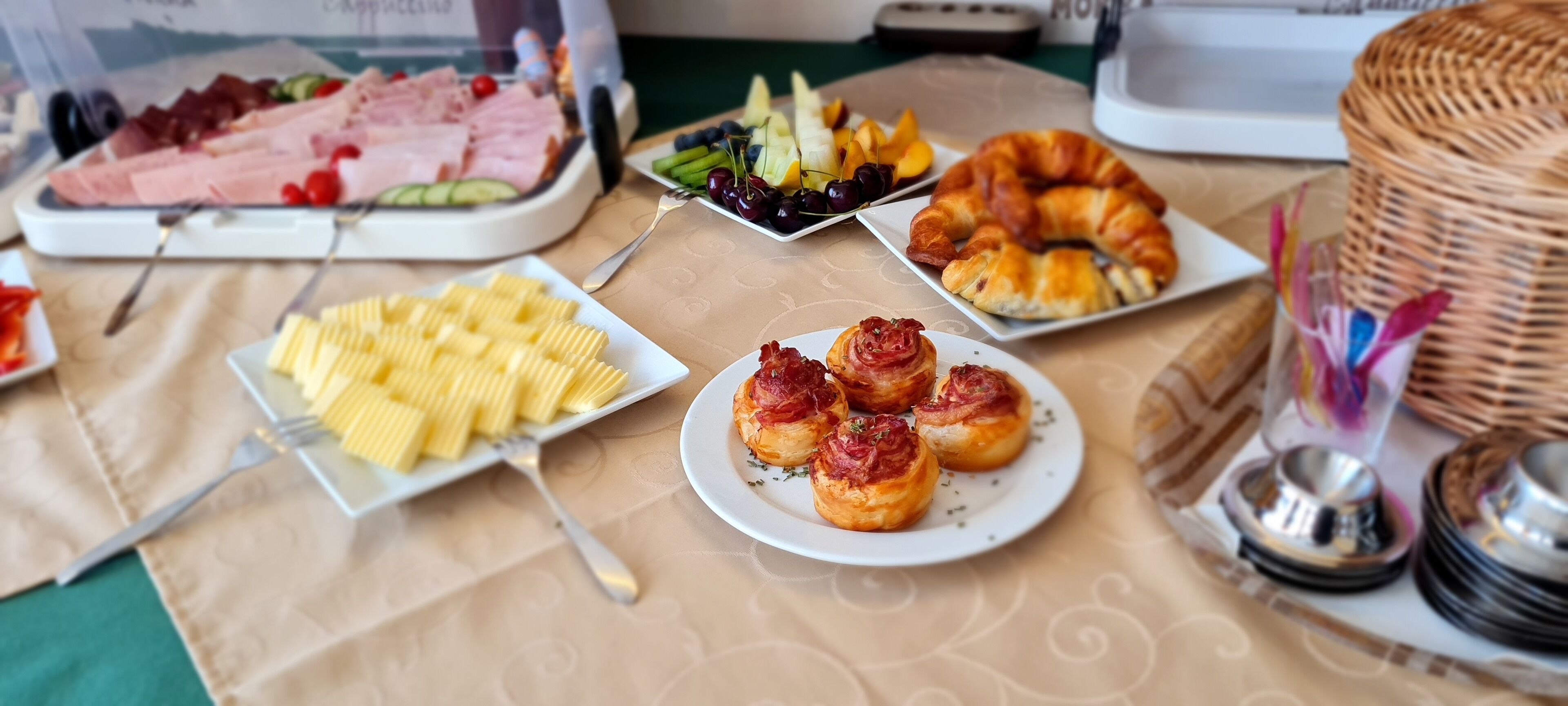 Daily buffet breakfast (EUR 9 per person)