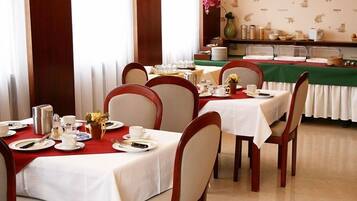 Daily buffet breakfast (EUR 9 per person)