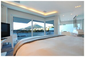 Schreibtisch, laptopgeeigneter Arbeitsplatz, kostenloses WLAN