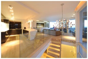 Interior - Ebb Tide (Cape Town)