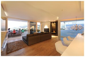 32-Zoll-Plasmafernseher mit Satellitenempfang, Fernseher