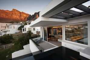 Exterior - Ebb Tide (Cape Town)