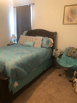 5 bedrooms, iron/ironing board, WiFi, bed sheets - Masters home rental -  (Evans)