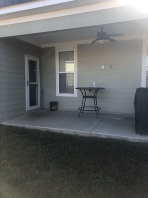 Outdoor dining - Masters home rental -  (Evans)