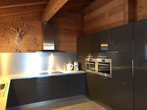 Coffee/tea maker, fridge, microwave, oven - Family Chalet Anzère (Anzère)