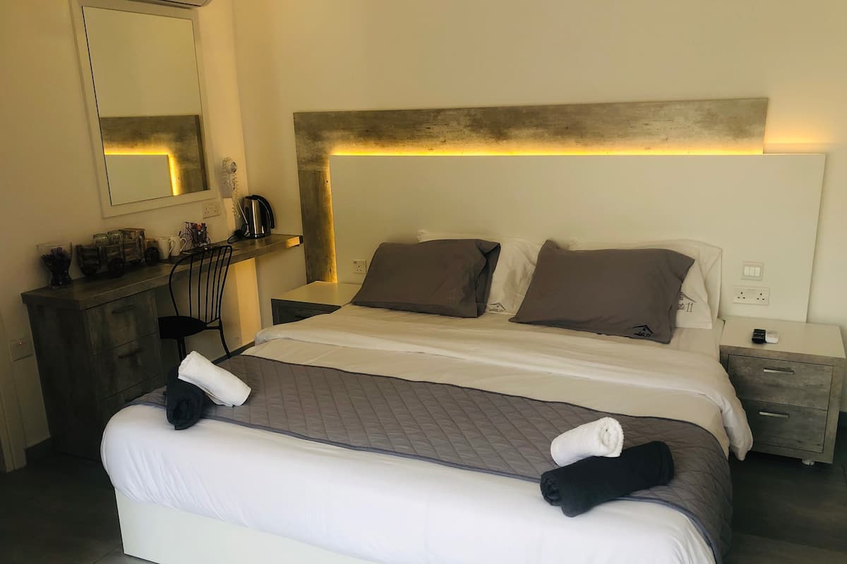 Estúdio, terraço (002) | Roupas de cama premium, cofres nos quartos, escrivaninha