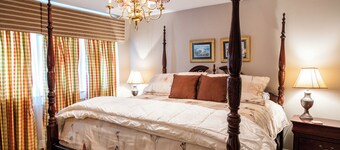 Guest House Of Kentucky (King - 2nd Floor)