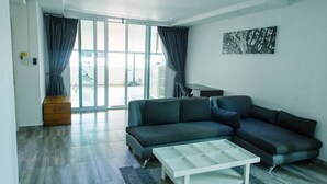 Luxury Apartment | Living area - BE Rendez Vous Hotel (Patong)