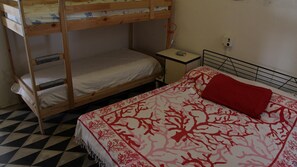3 Schlafzimmer, Bügeleisen/Bügelbrett