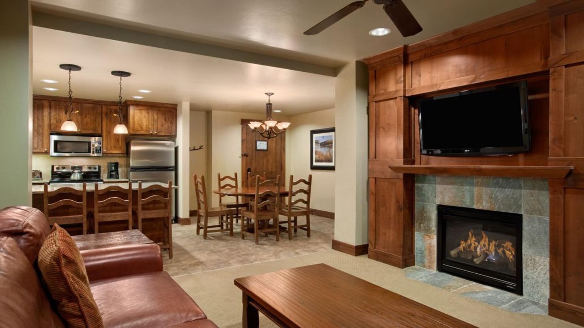 Breckenridge Grand Lodge Peak 7  Ski In / Ski Out Luxury Condo - New Years Week!