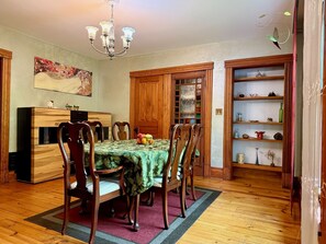 Dining - Water Hill Gem - Walk to Downtown - Backyard Oasis (Ann Arbor)