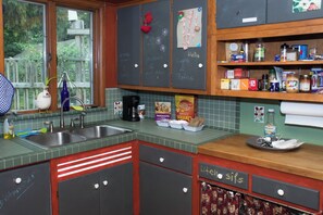 雪櫃、微波爐、焗爐、爐具