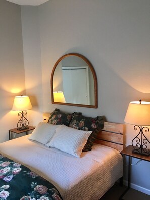 1 bedroom, iron/ironing board, WiFi, bed sheets