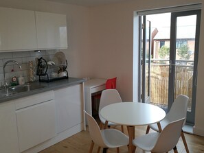 In-room dining - Awesome City Apartment (Cambridge)
