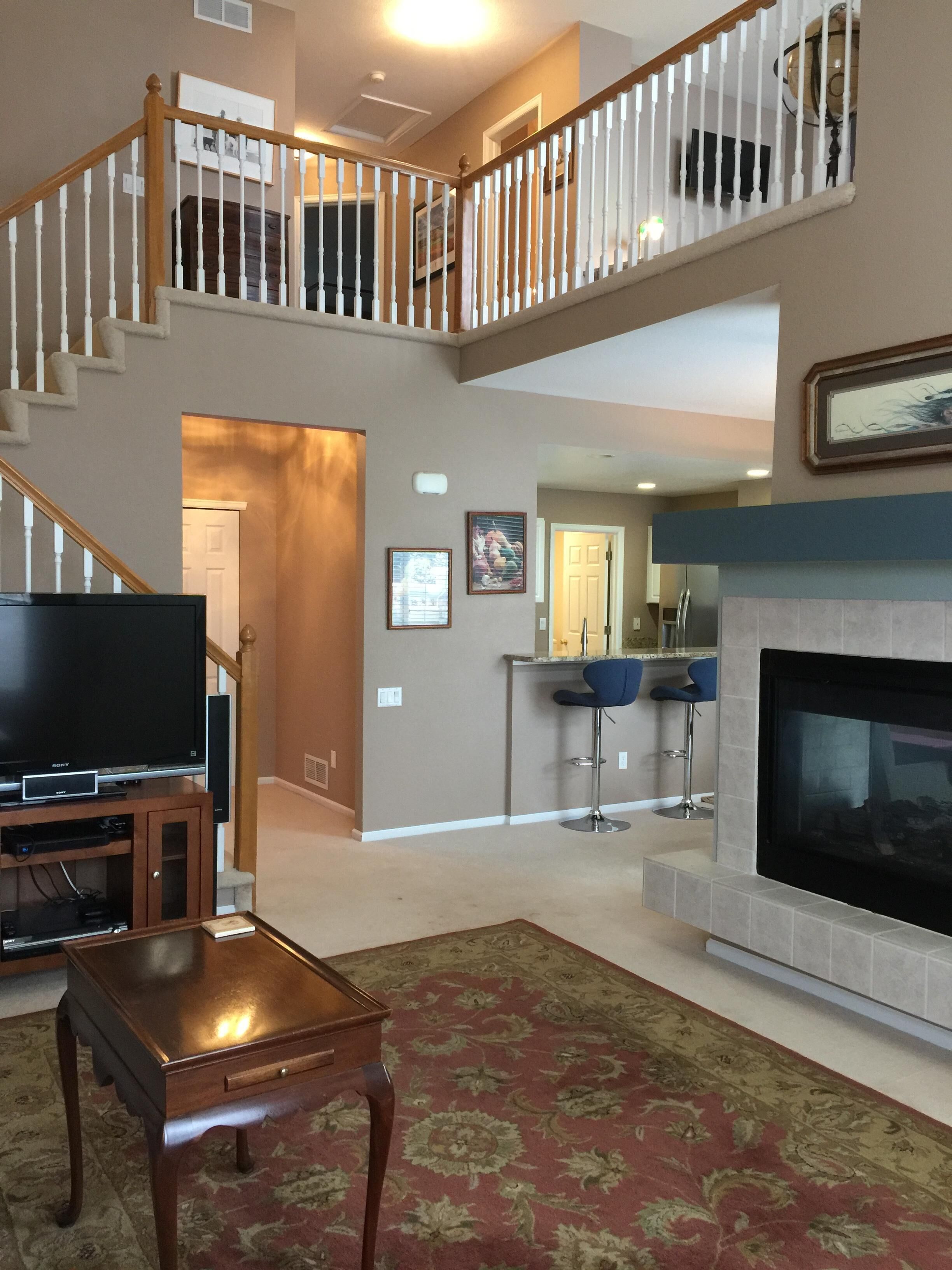 Spacious Townhome close to Denver and Boulder, monthly rentals only