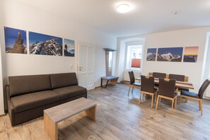 Apartment, 2 Bedrooms (Grossglockner) | Living area