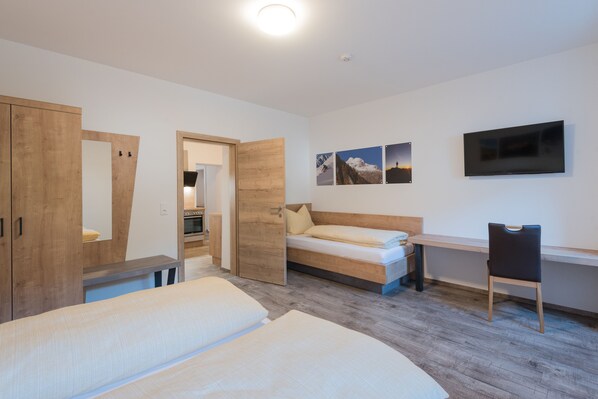 Apartment, 2 Schlafzimmer (Ankogel) | Bettwäsche aus ägyptischer Baumwolle, hochwertige Bettwaren, Zimmersafe