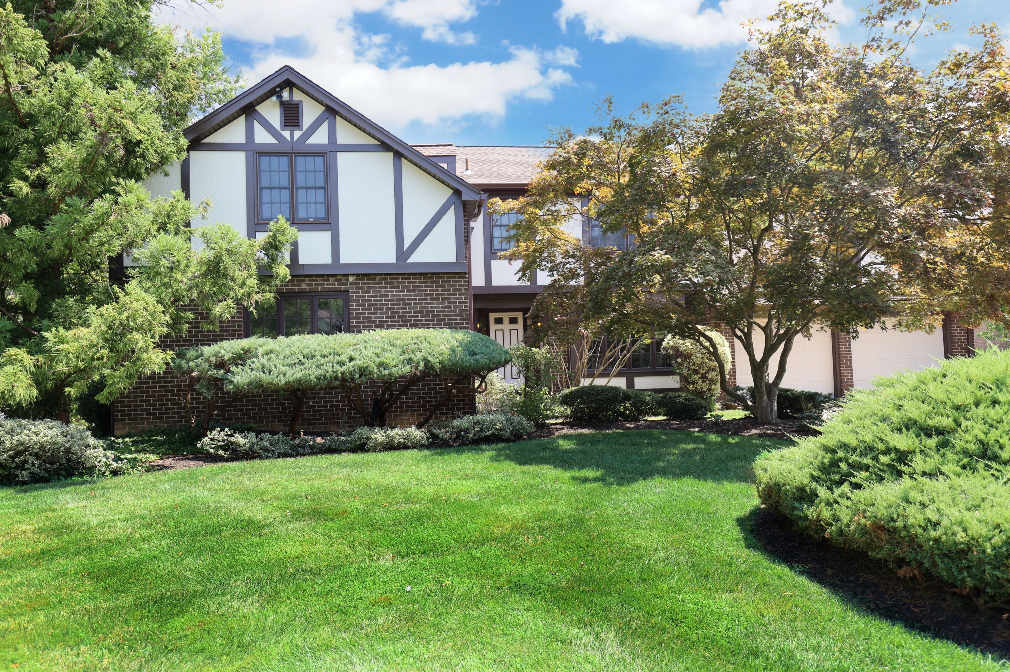 Beautiful Tudor Style Home in a great neighborhood