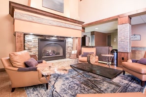 Living area - Vrbo Property (Wisconsin Dells)